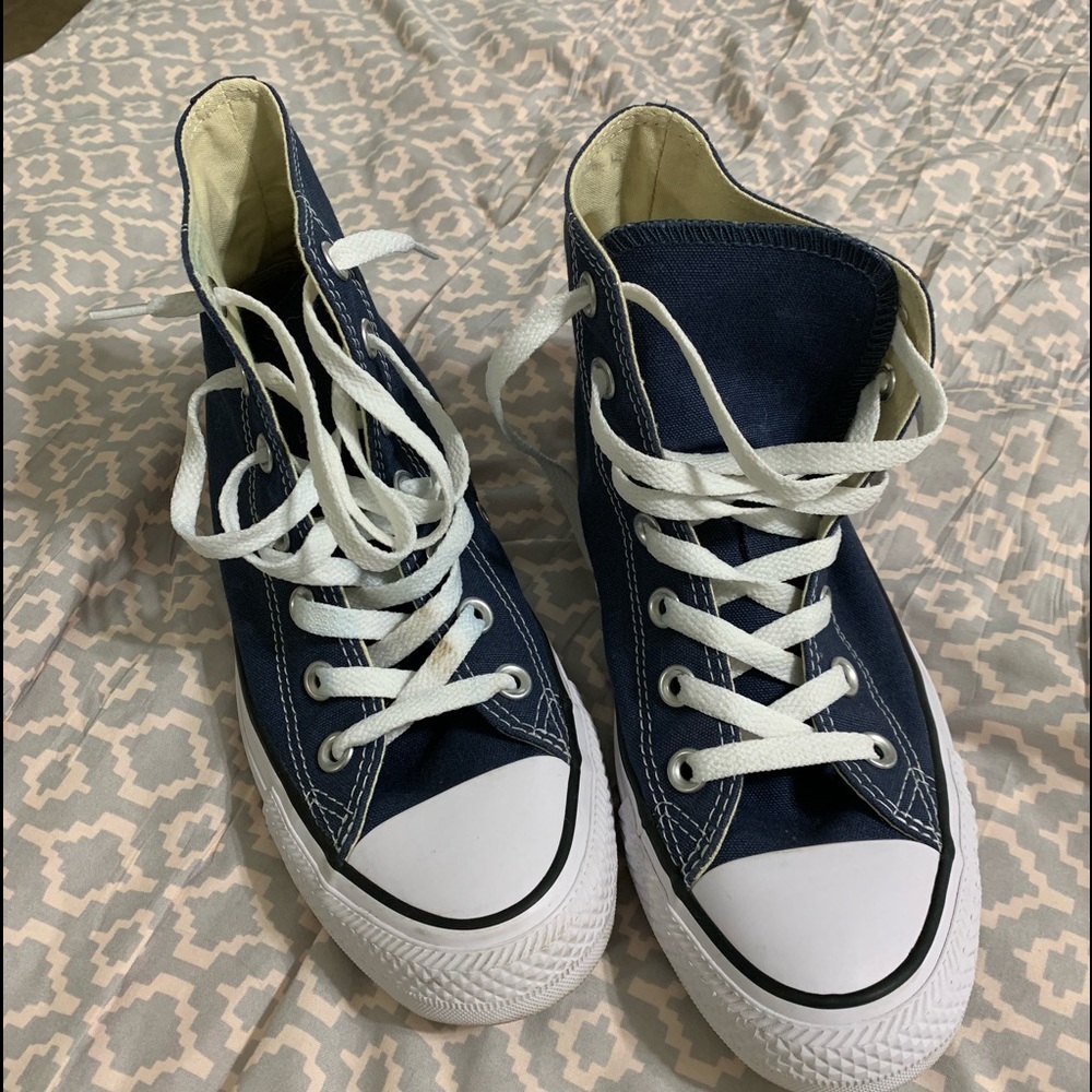Converse women’s size 7